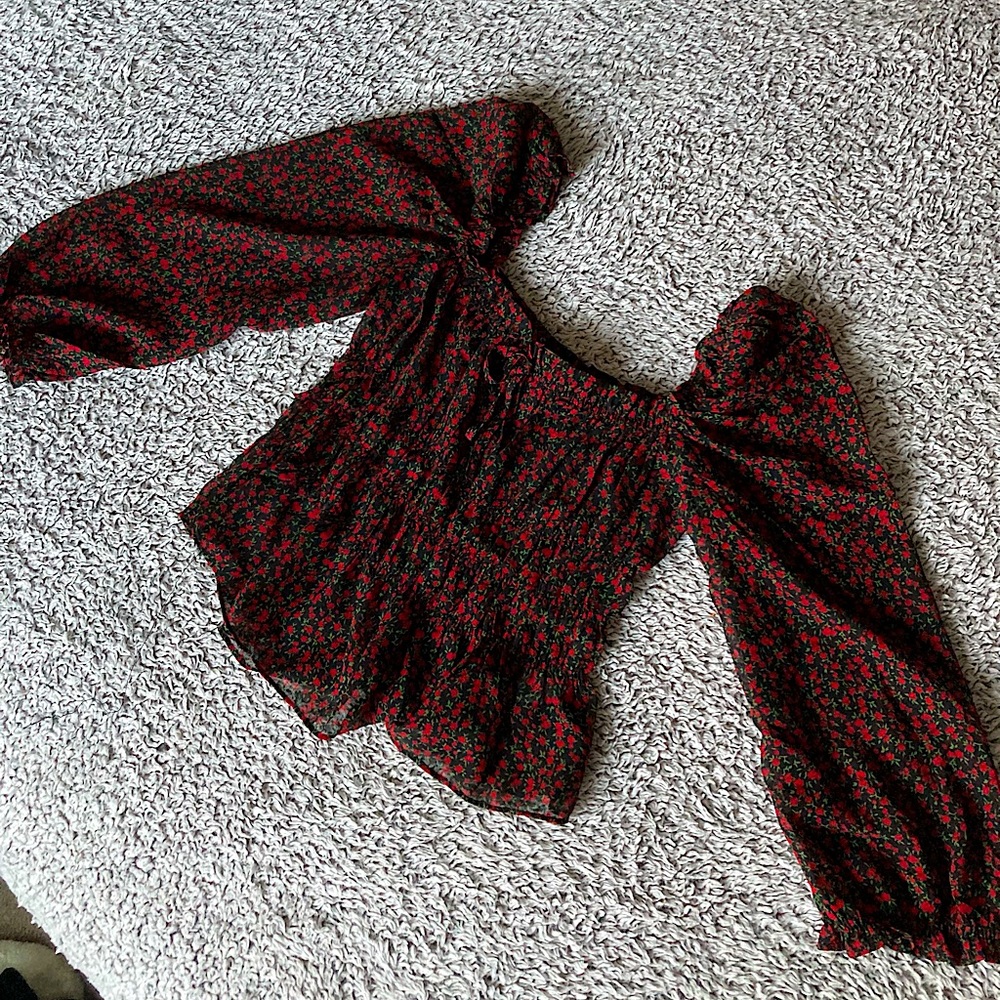 S, Rose Pattern, Off the Shoulder, Flowy shirt